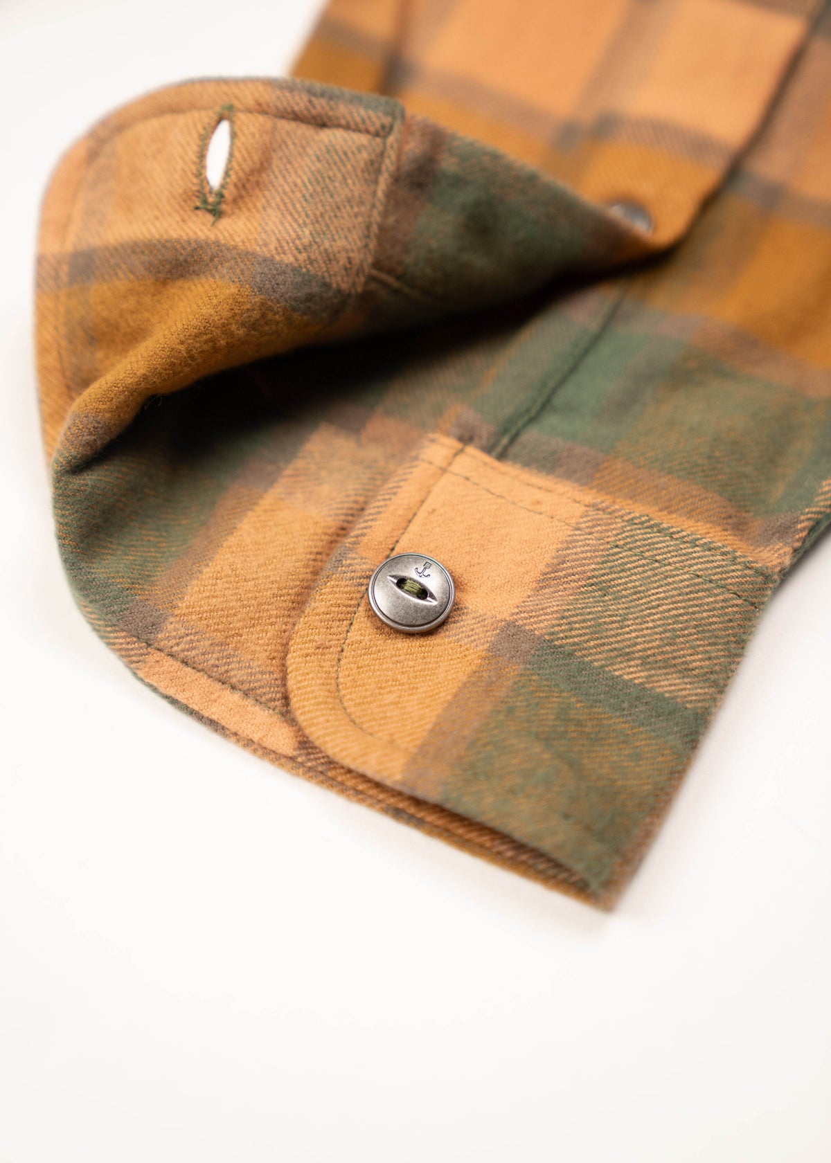 Greyson Flannel - Iron & Resin