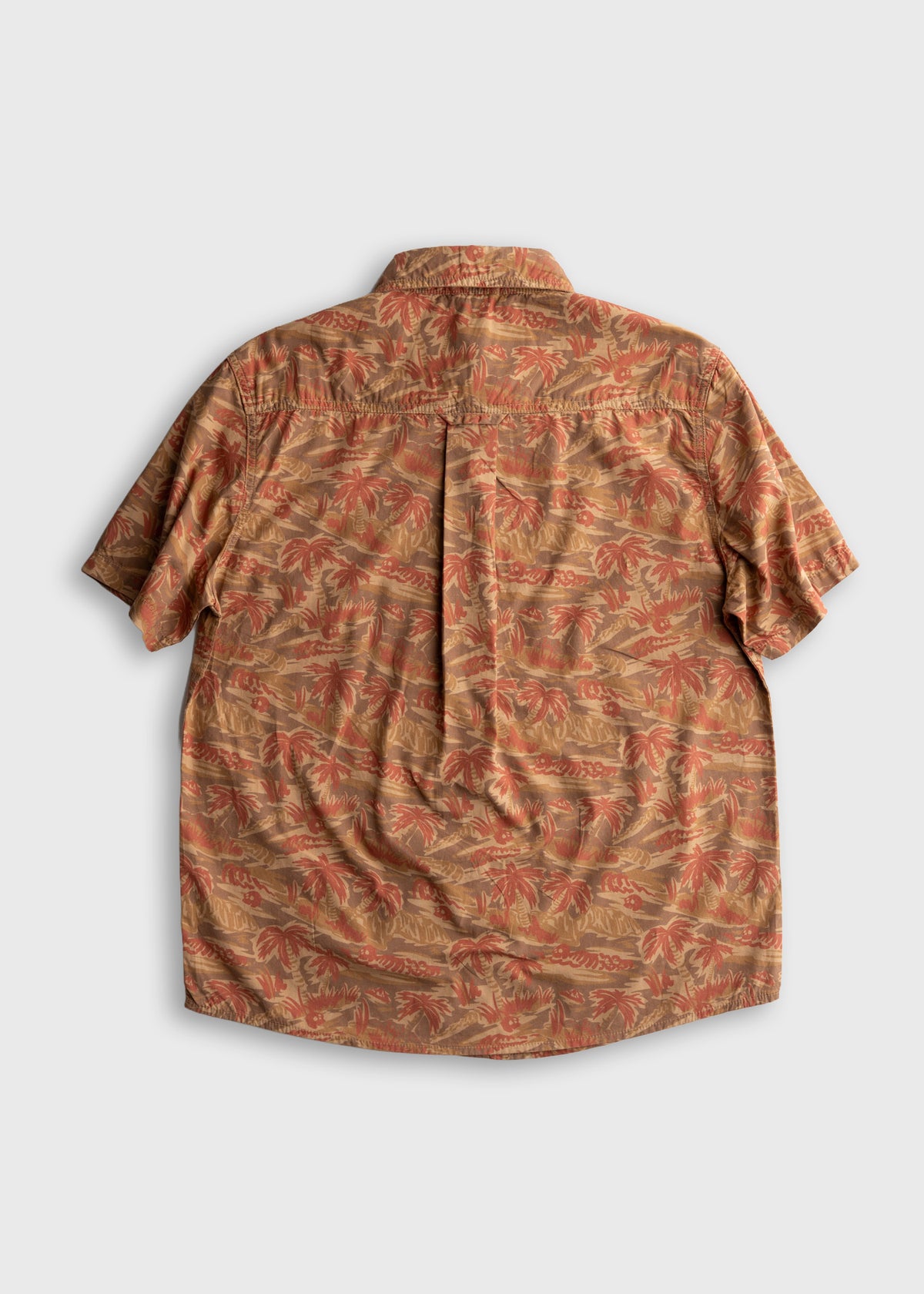 Men’s poplin cotton button up shirt with custom camo print and metal buttons, lightweight breathable workwear shirt with clean everyday fit