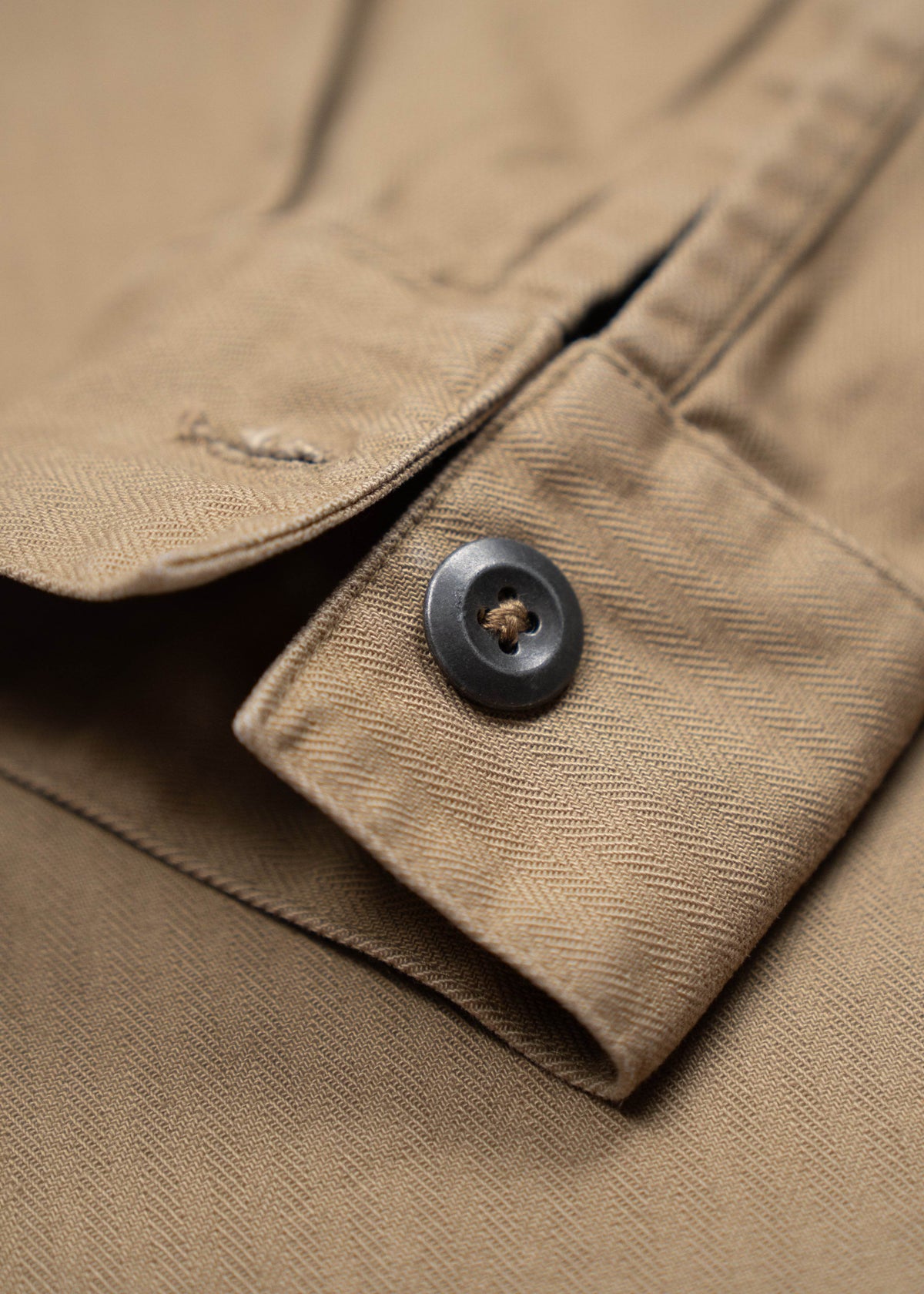 Major Shirt - Iron & Resin