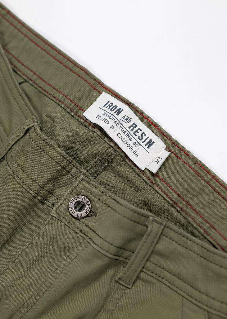 Iron & Resin - Brigade Shorts Olive, In-Seam and Tag Detail