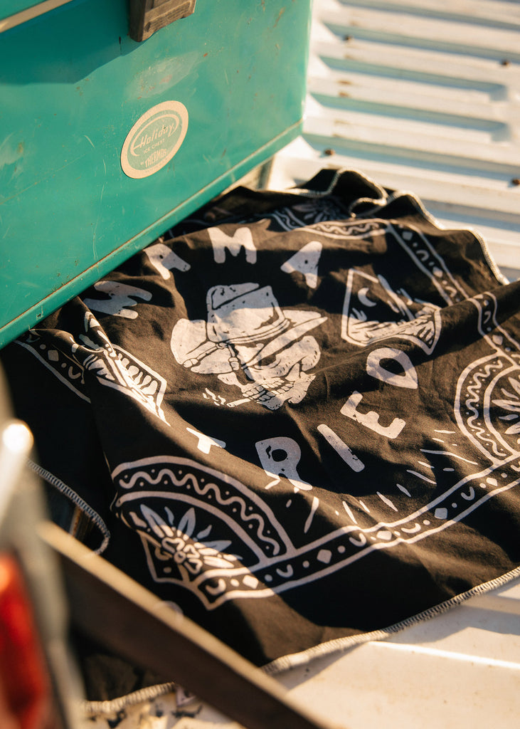 Iron & Resin - Mama Tried Bandana Black